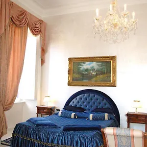 https://charme-holidays-colosseum.it-romehotels.com